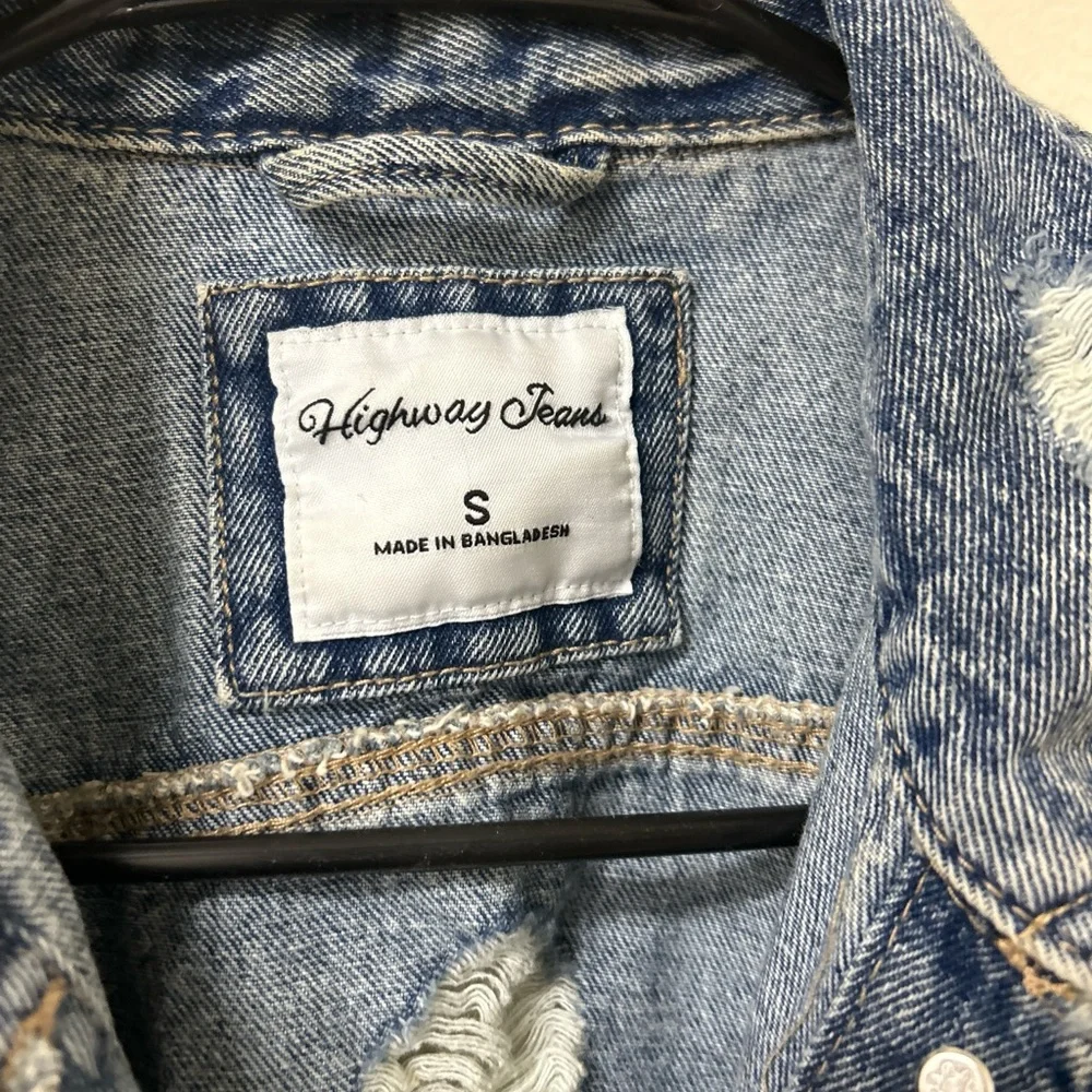Highway Jeans Distressed Denim Jacket womens size small‎